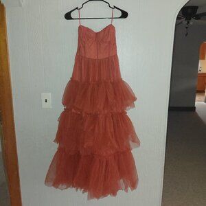 Novara Strapless Tiered Tulle Maxi Dreas